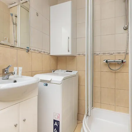 With Balcony 500 M From The Beach By Renters Apartamento Gdansk