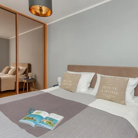 With Balcony 500 M From The Beach By Renters Apartamento